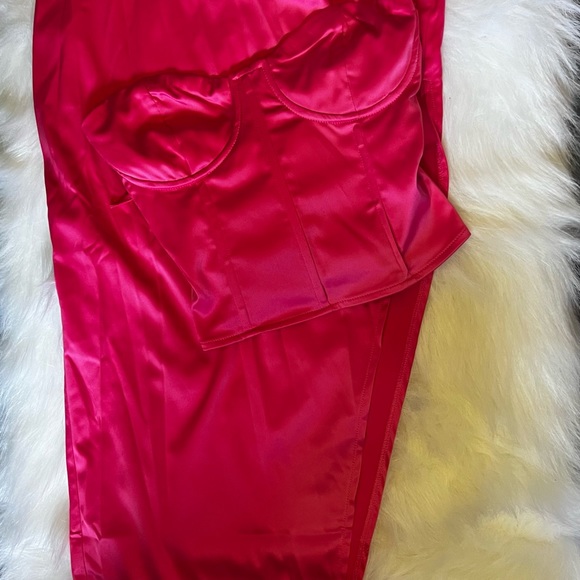 New pink outfit. - Picture 2 of 3